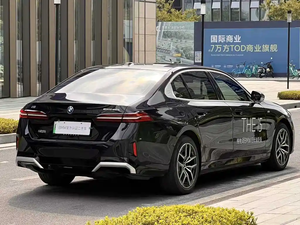 BMW i5 2025 — фото 4
