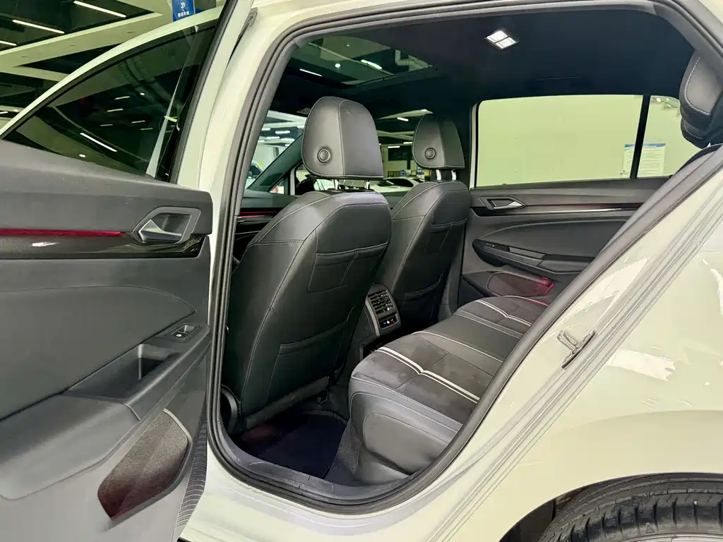 Volkswagen Golf 2023