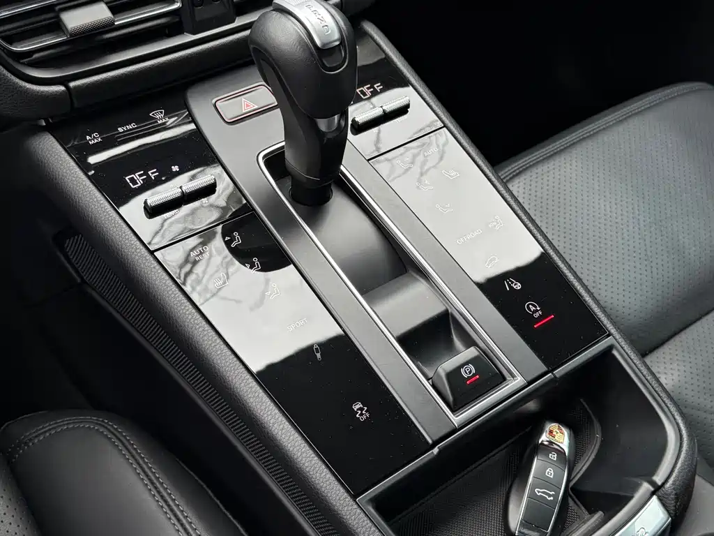 Porsche Macan 2024 — фото 10