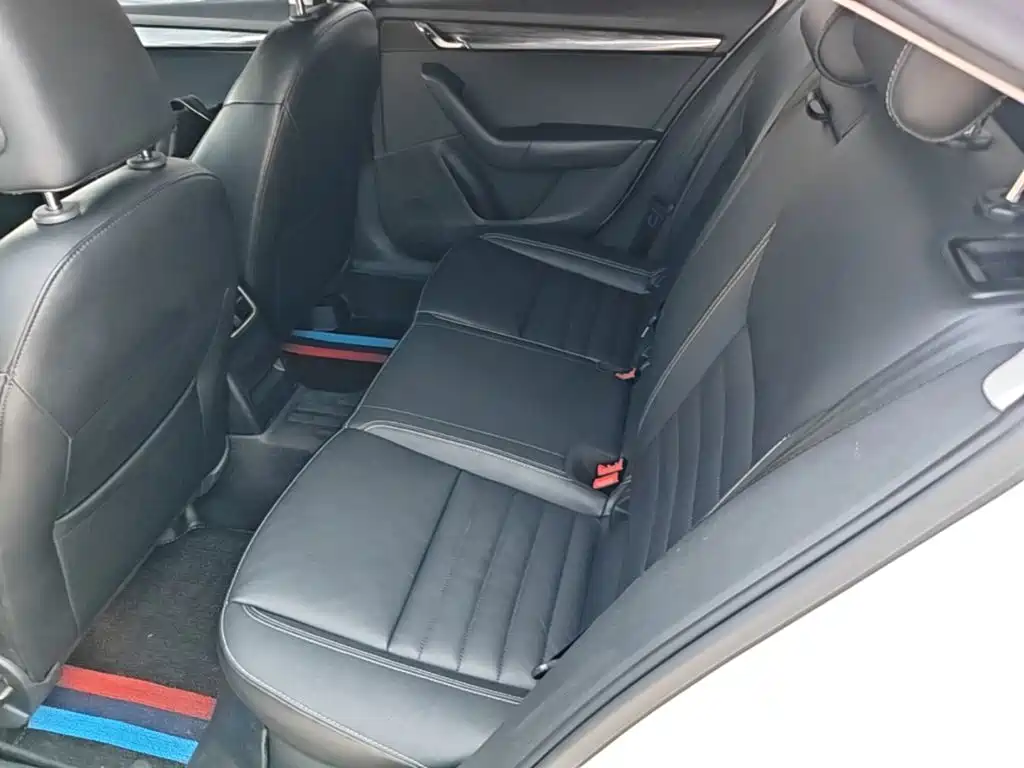 Skoda Octavia 2016 — фото 17