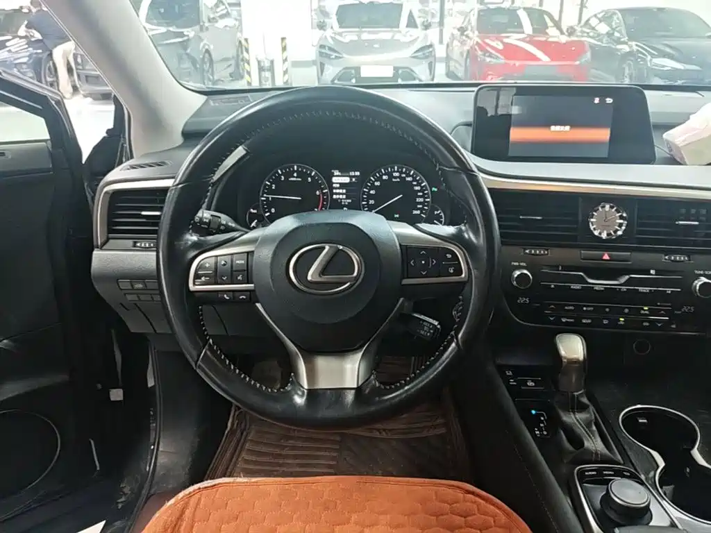 Lexus RX 2018 — фото 11