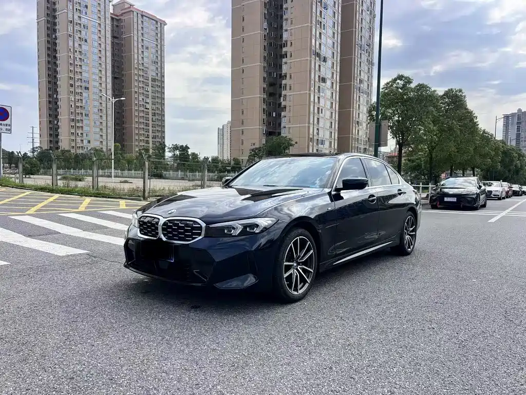 BMW 3 Series 2025 — фото 1