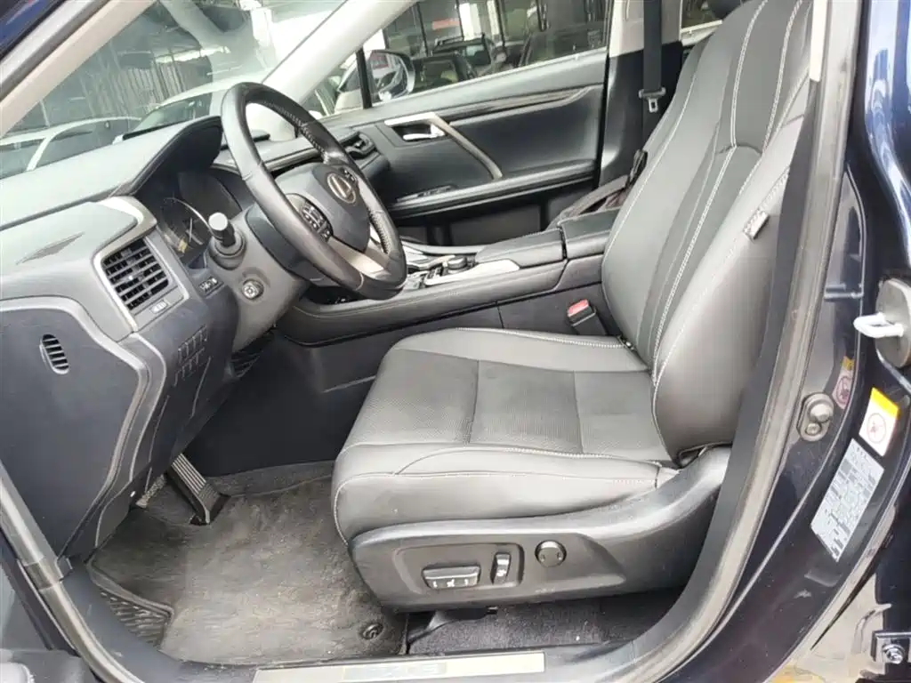 Lexus RX 2018 — фото 14