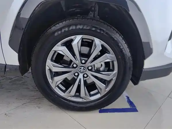 Toyota RAV4 2025
