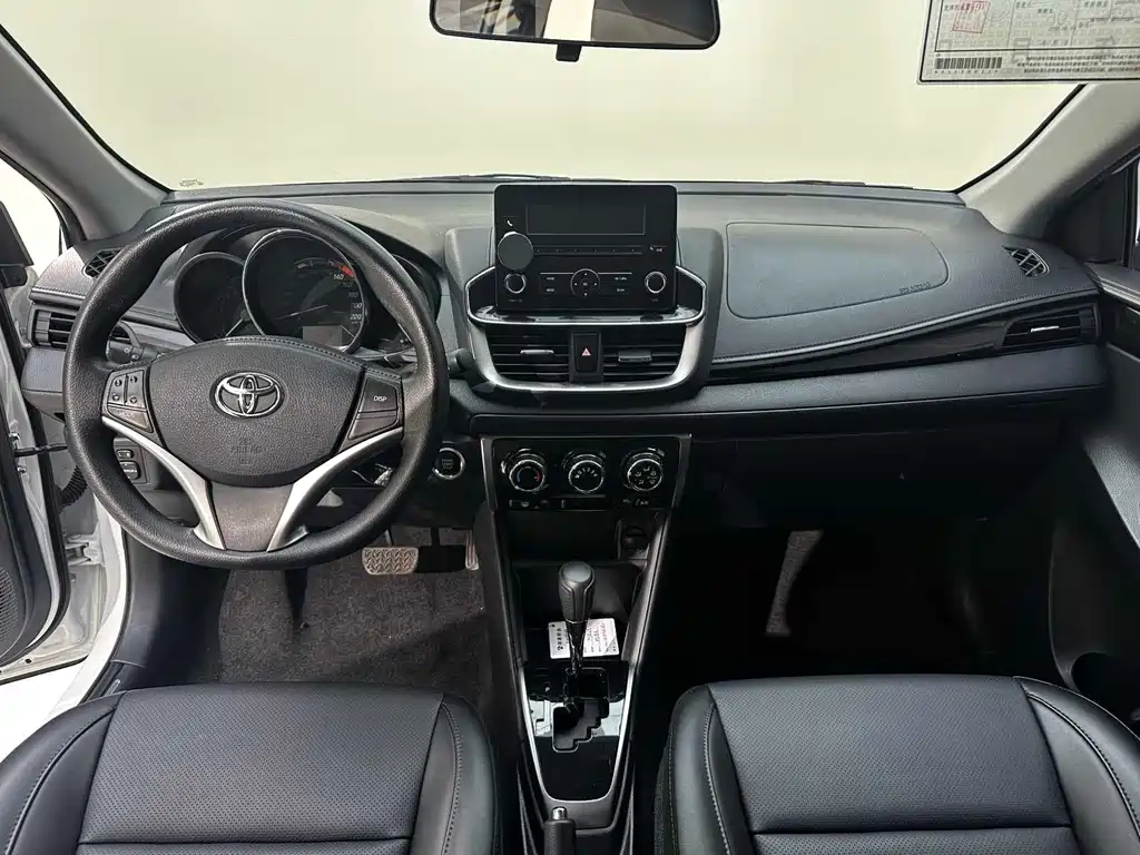 Toyota Yaris L 2022 — фото 21