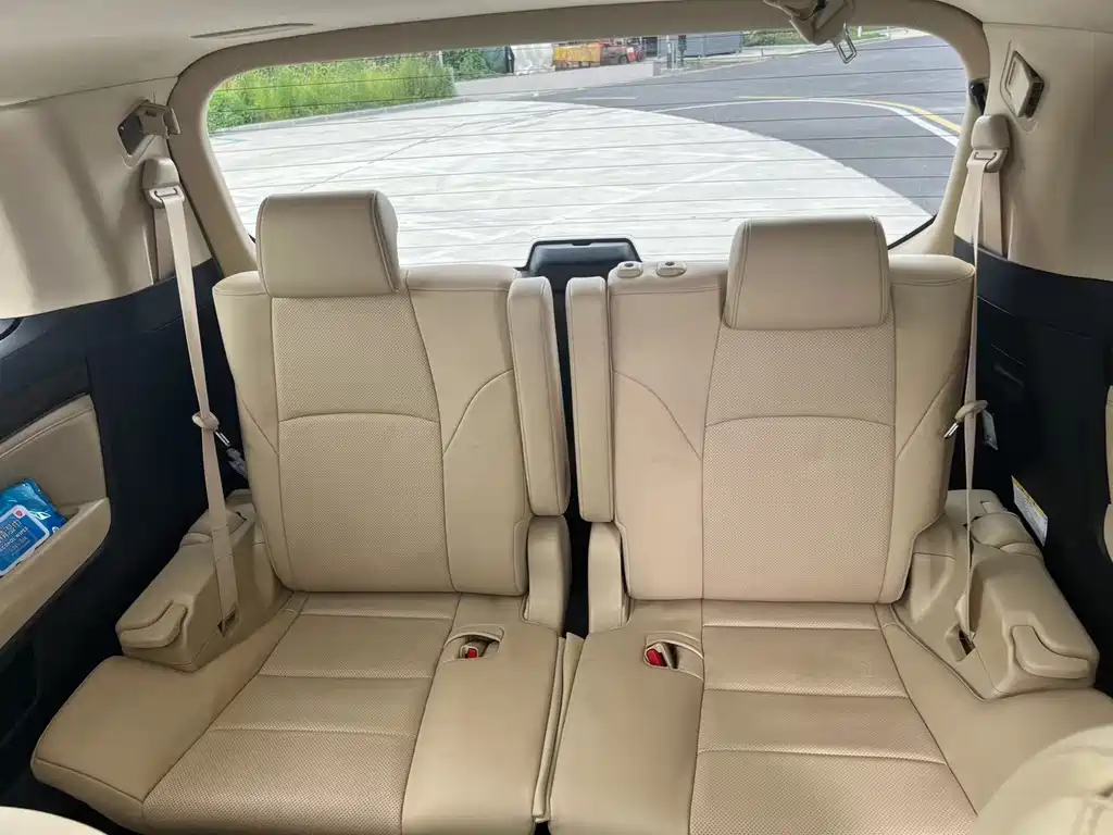 Toyota Alphard 2023 — фото 12