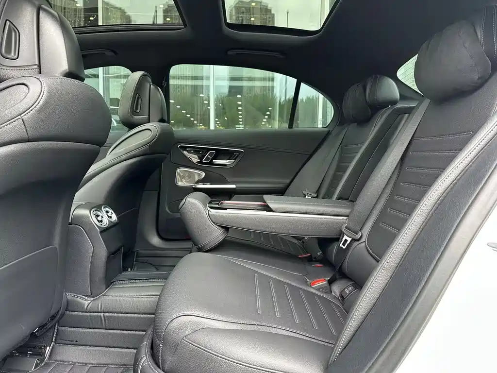 Mercedes-Benz C-Class 2022 — фото 16