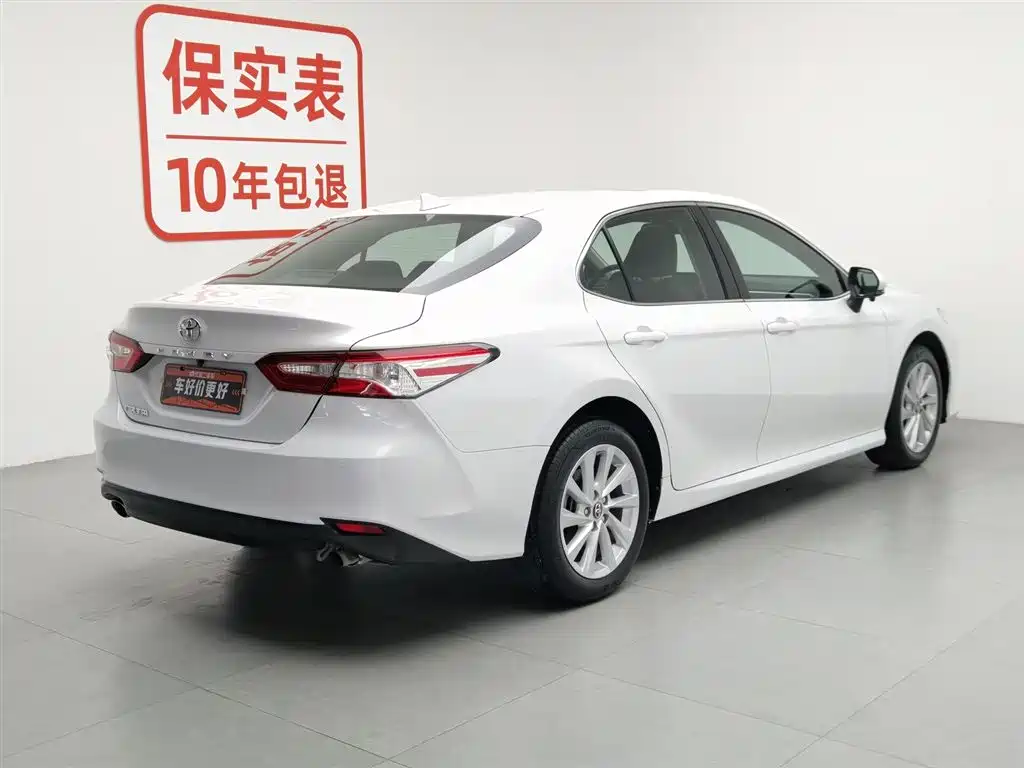 Toyota Camry 2023 — фото 2