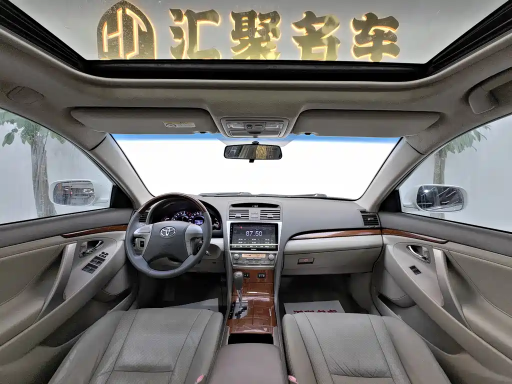 Toyota Camry 2013 — фото 16
