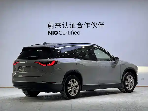 NIO ES8 2021