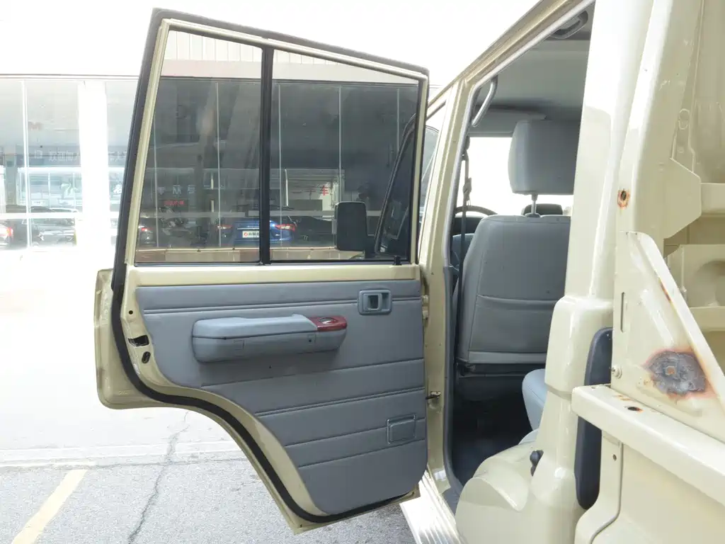 Toyota Land Cruiser 2020 — фото 14