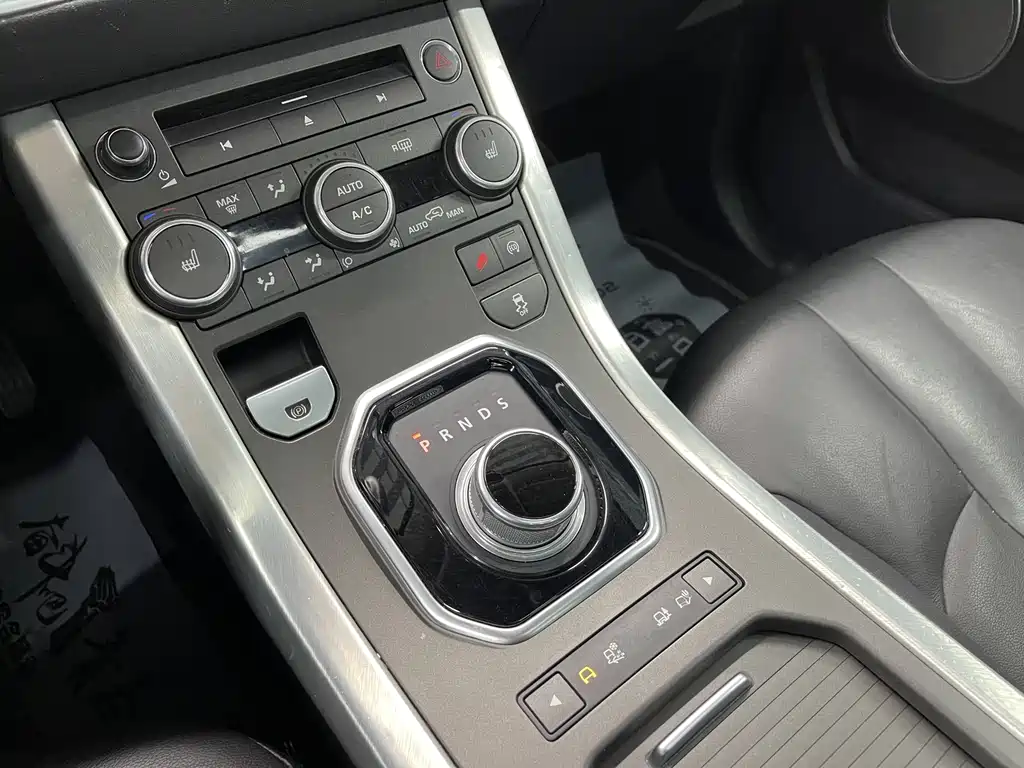 Land Rover Evoque 2015 — фото 17