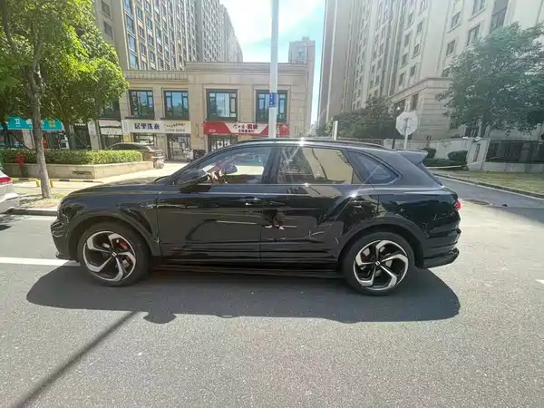 Bentley Bentayga 2022