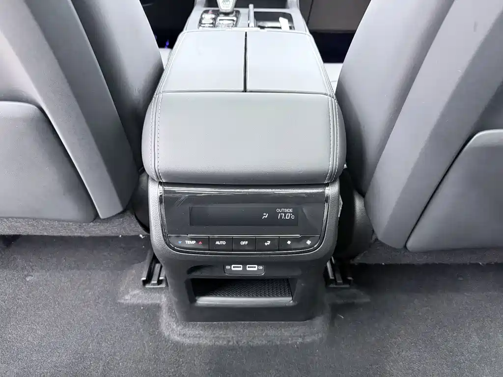 GAC Trumpchi GS8 2024 — фото 11