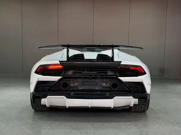 Lamborghini Huracan 2021