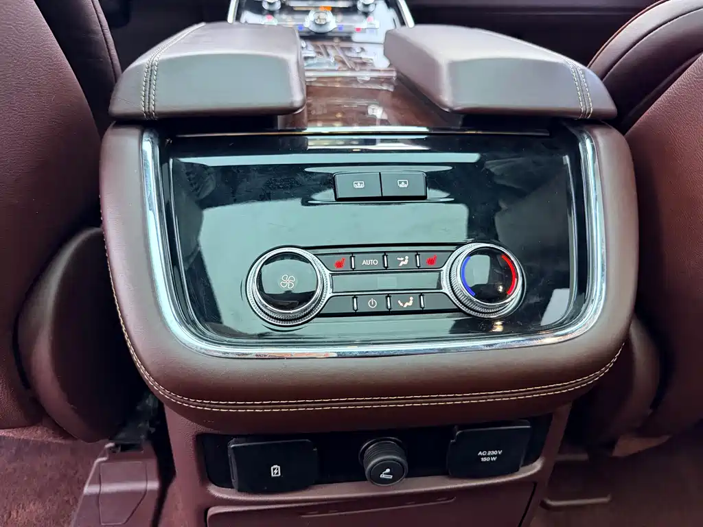 Lincoln Navigator 2018 — фото 19