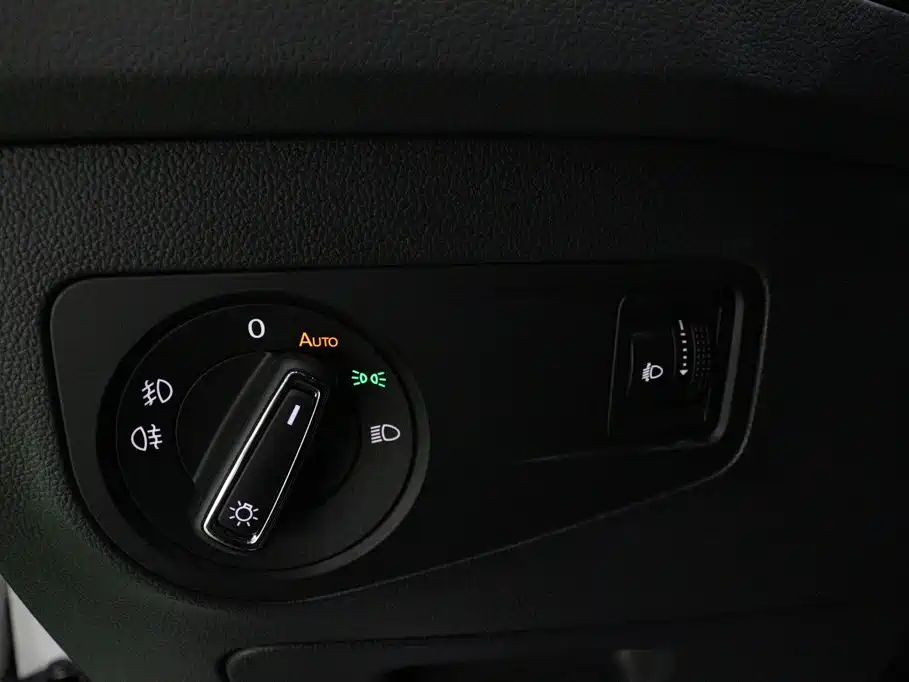 Volkswagen Tiguan L 2021 — фото 17