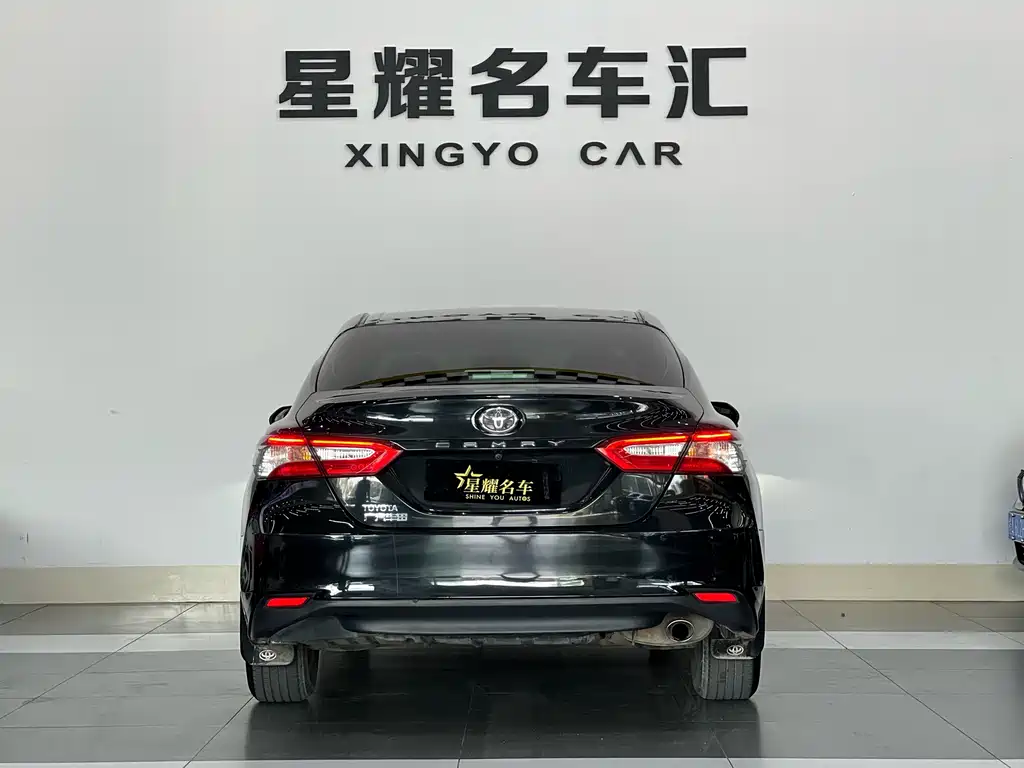 Toyota Camry 2018 — фото 7