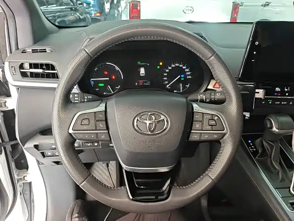 Toyota Sienna 2024
