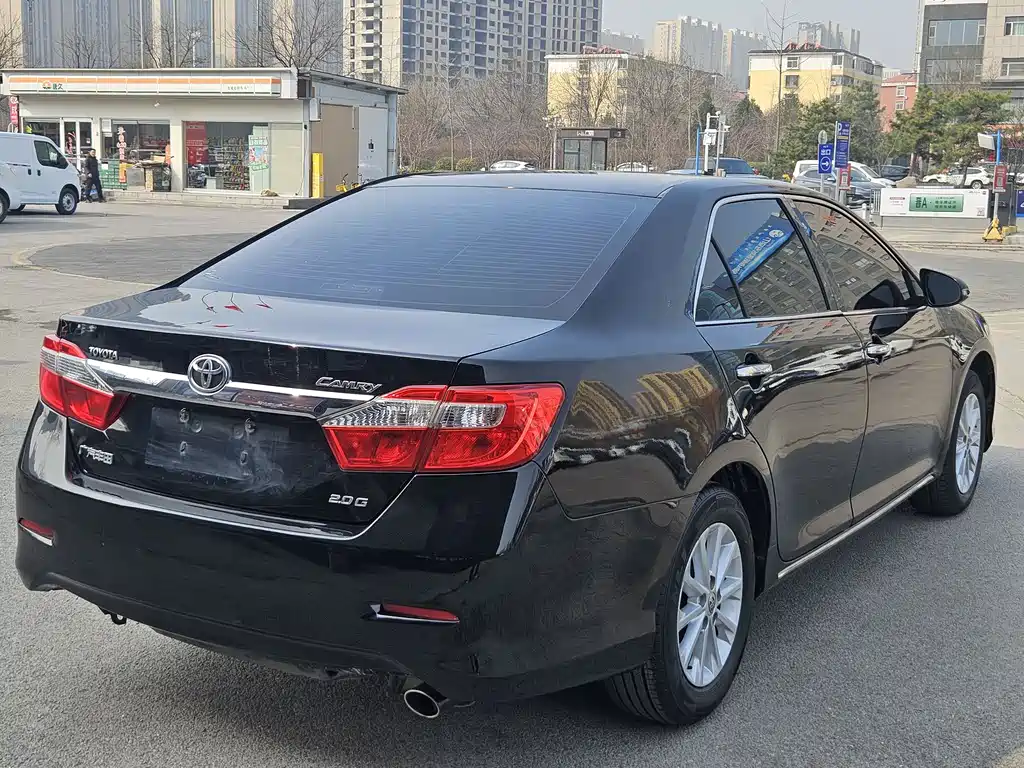 Toyota Camry 2014 — фото 7