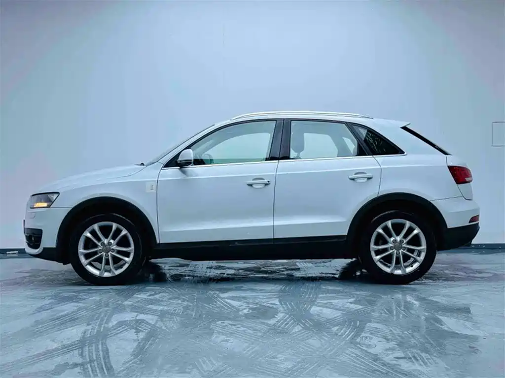 Audi Q3 2015 — фото 8