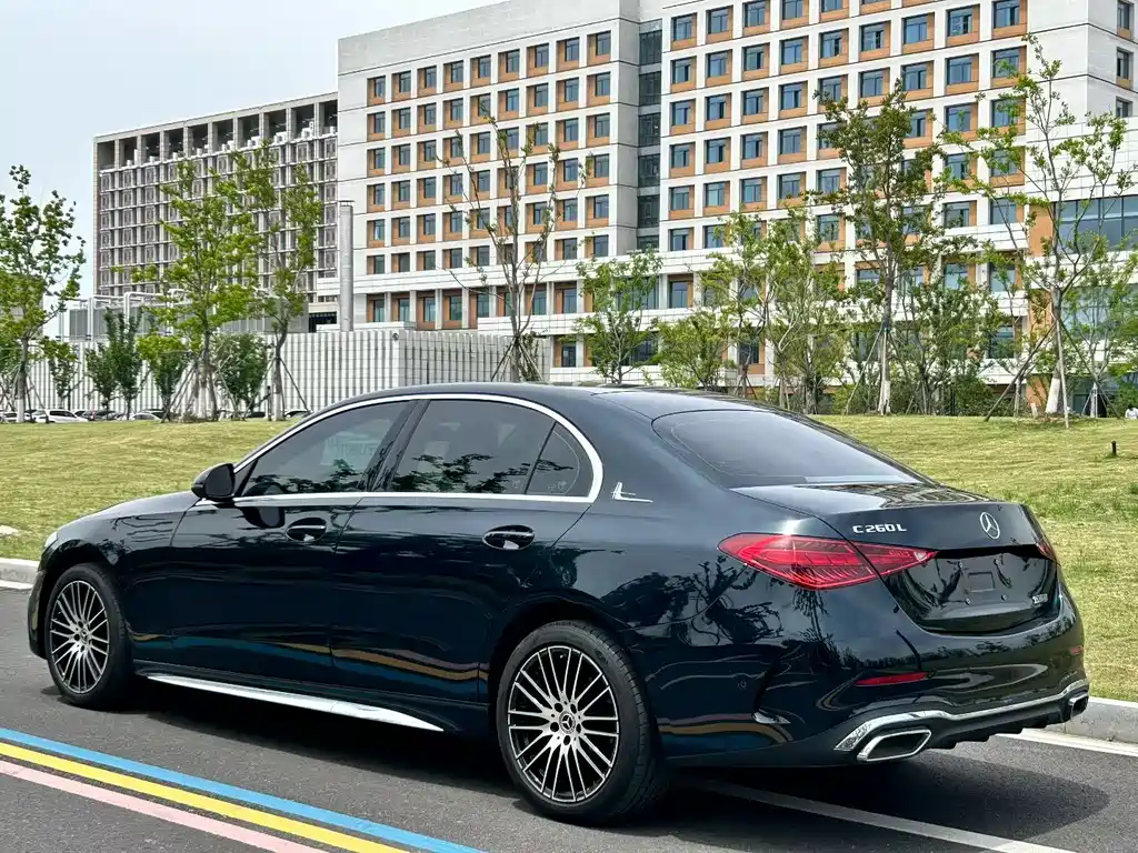 Mercedes-Benz C-Class 2023 — фото 7
