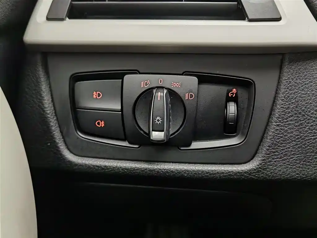 BMW 3 Series 2015 — фото 21