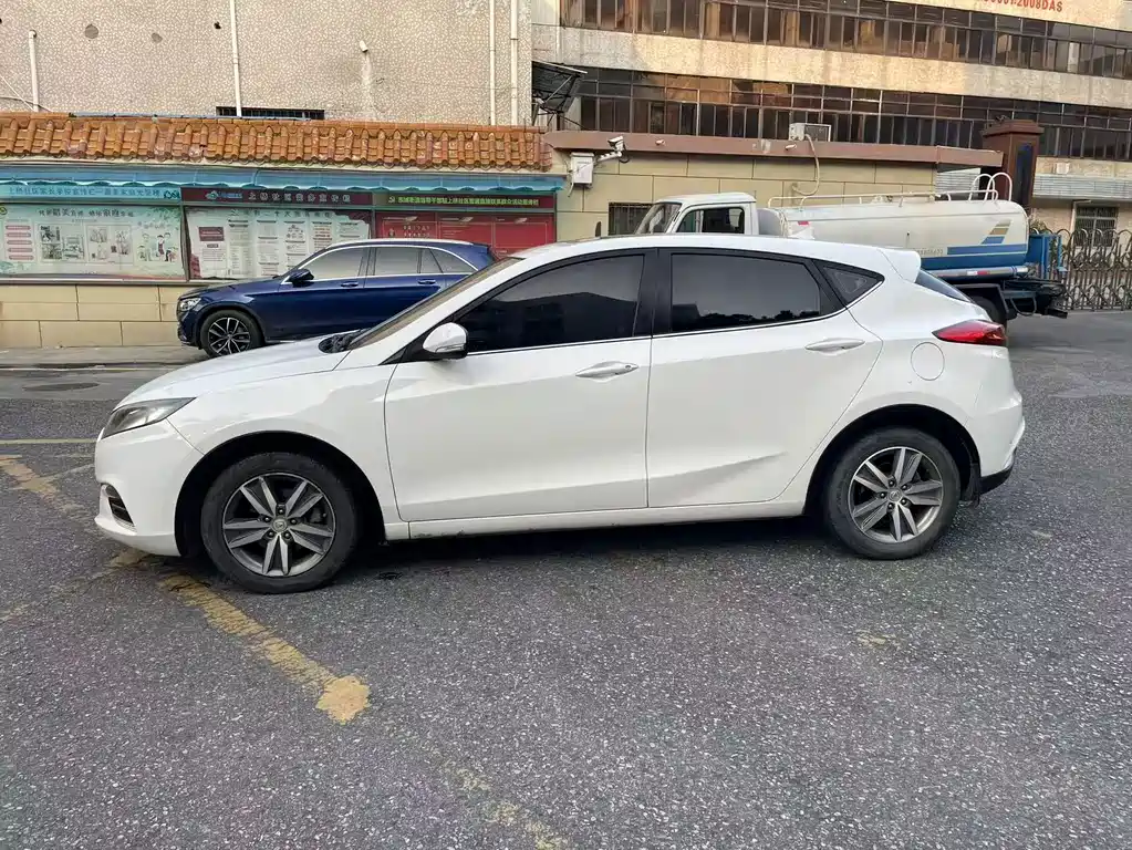 Changan Eado XT 2016 — фото 8