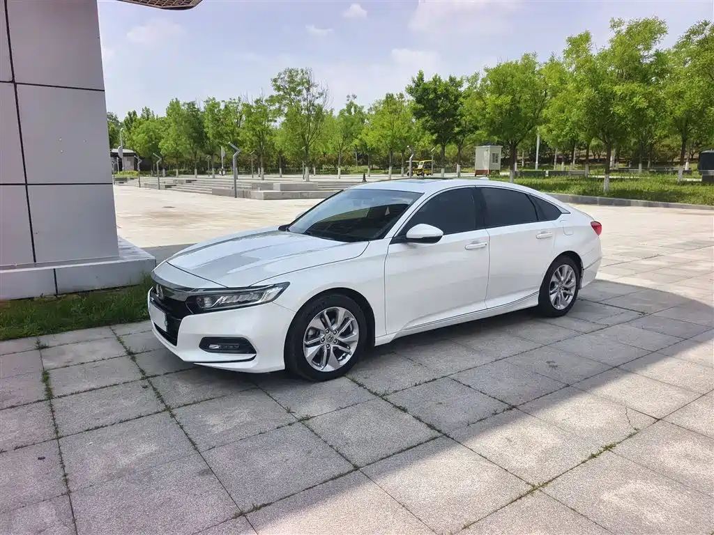 Honda Accord 2019 — фото 11