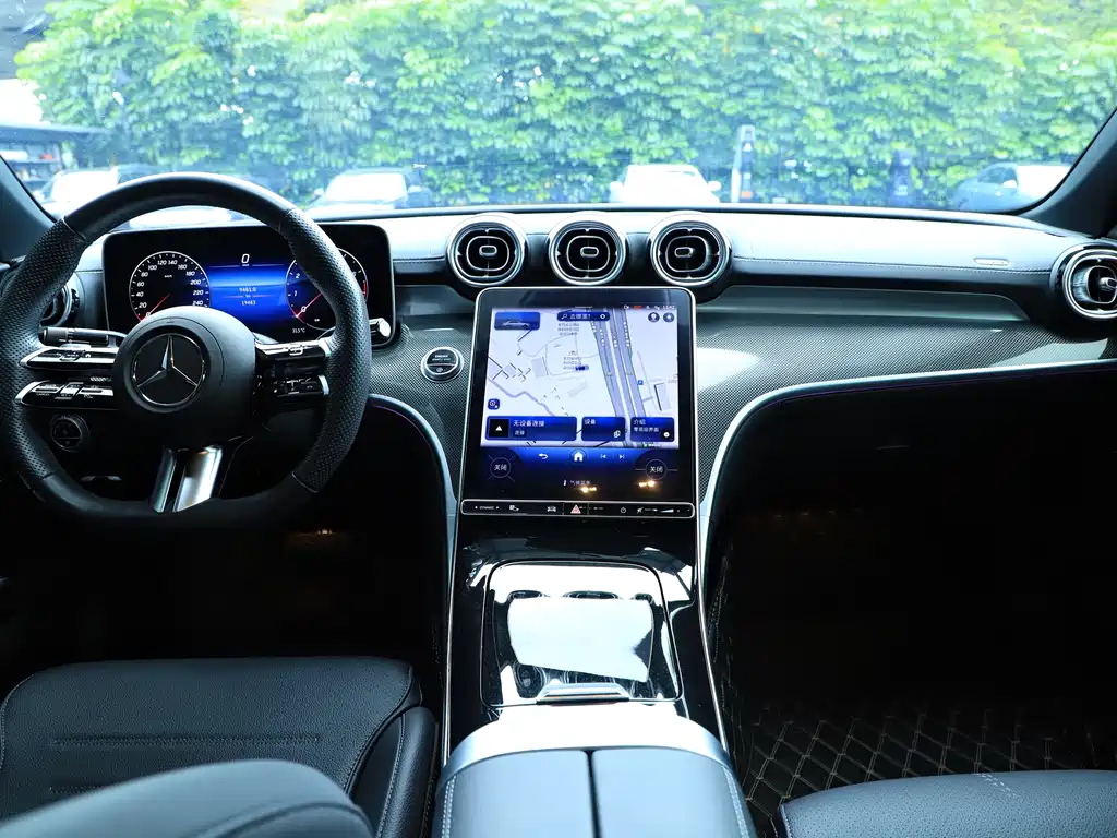 Mercedes-Benz C-Class 2024 — фото 17