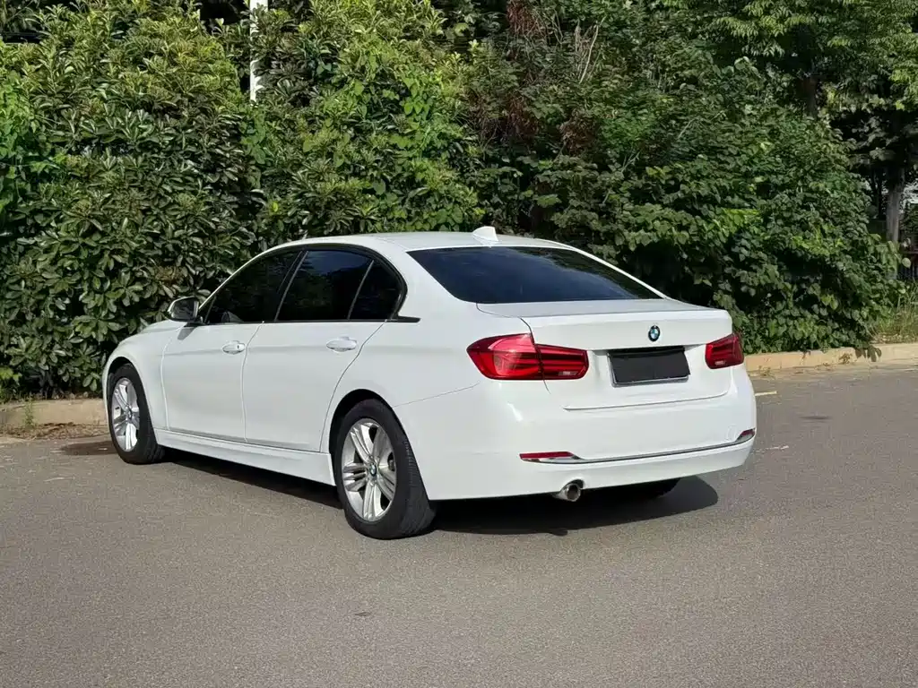 BMW 3 Series 2016 — фото 8