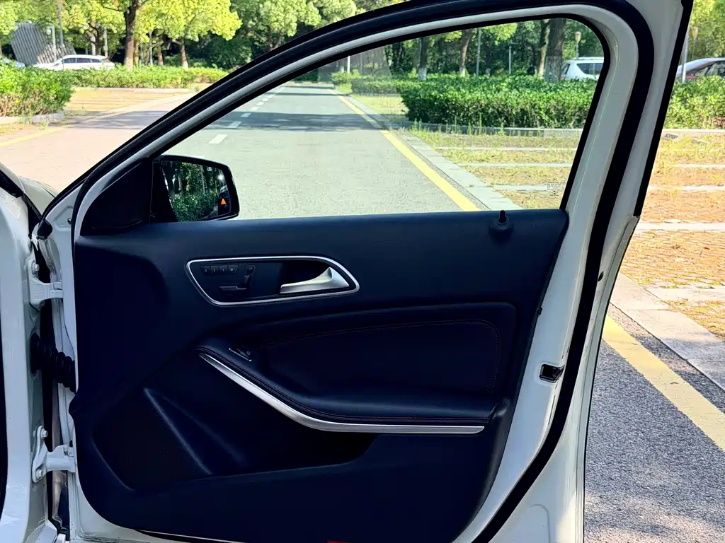 Mercedes-Benz A-Class AMG 2015 — фото 20