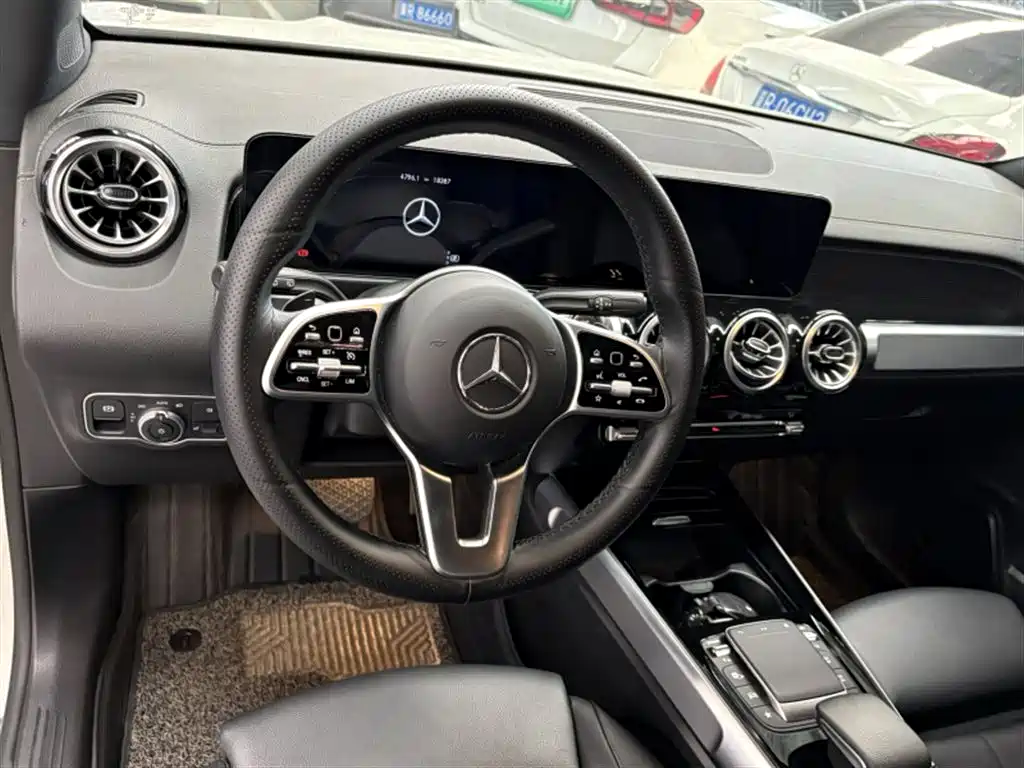 Mercedes-Benz GLB 2021