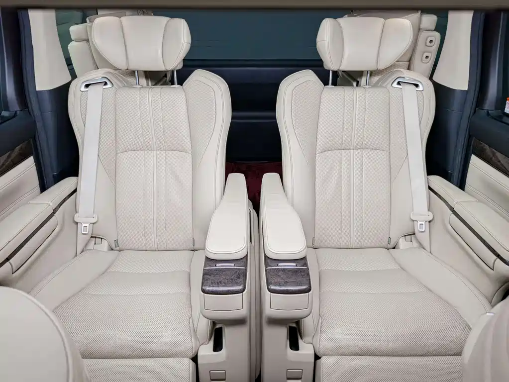 Toyota Alphard 2018 — фото 11