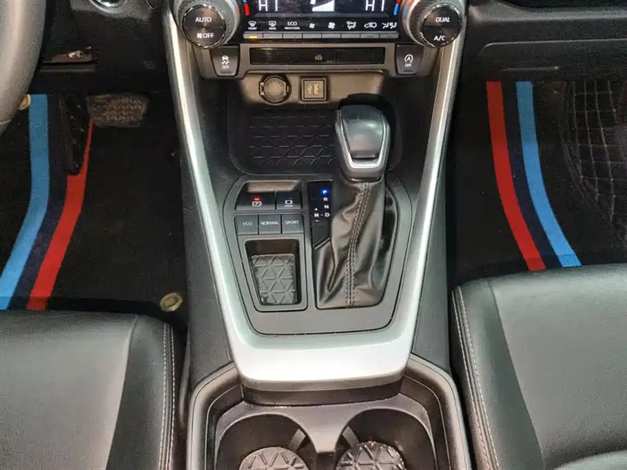 Toyota Wildlander 2023 — фото 16