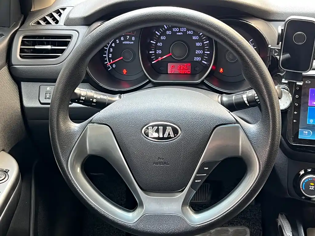 Kia K2 2016 — фото 4