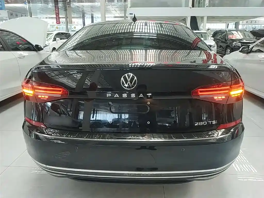 Volkswagen Passat 2021 — фото 6