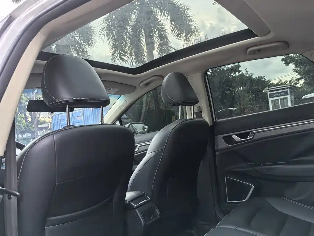 Geely Emgrand GS 2017 — фото 19