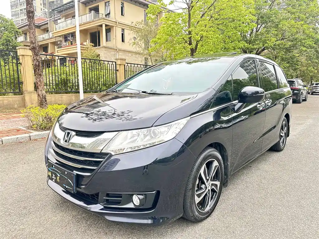 Honda Odyssey 2017 — фото 1