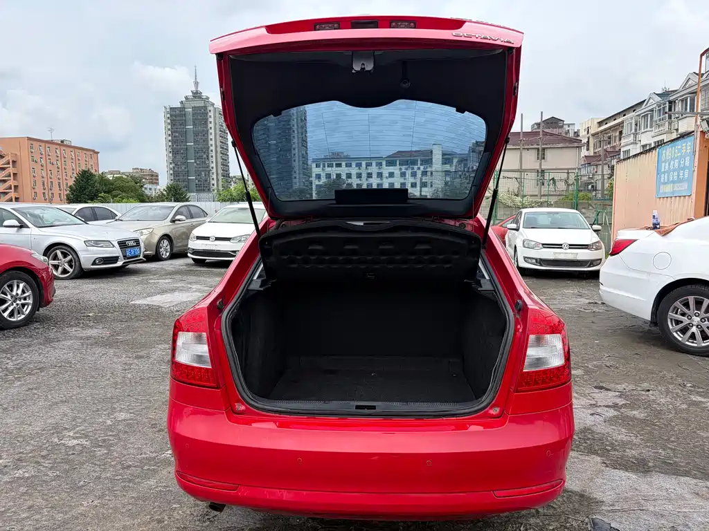 Skoda Octavia 2014 — фото 18
