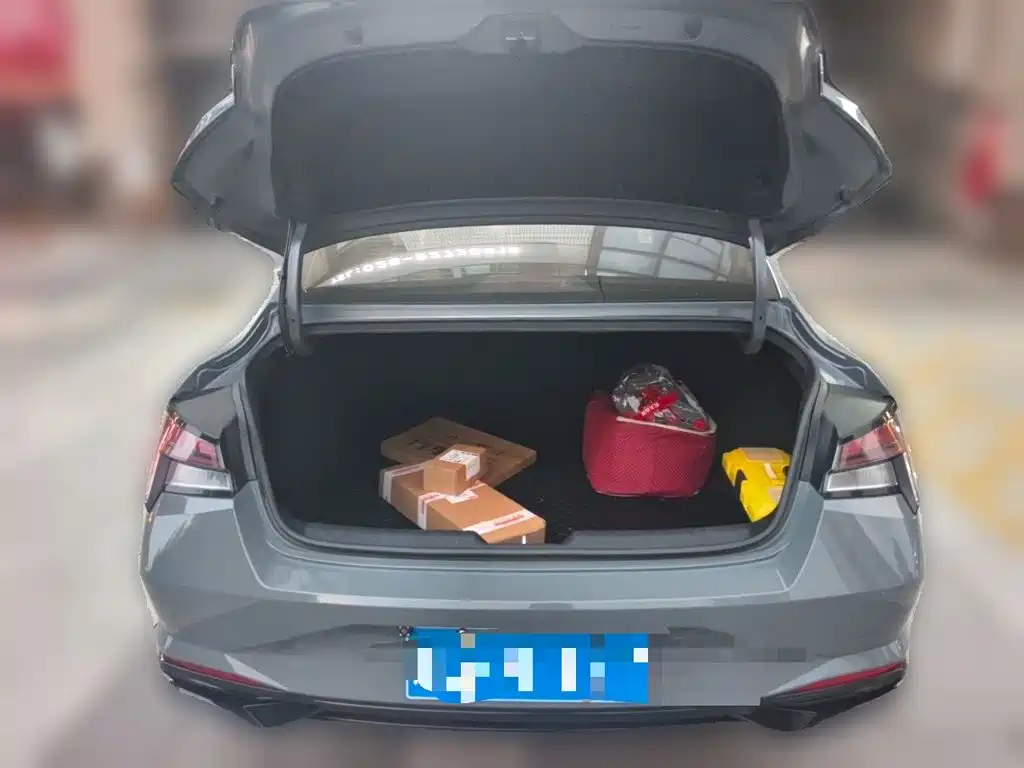 Hyundai Elantra 2022 — фото 15