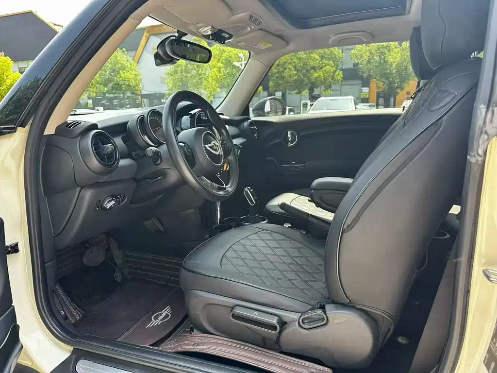 MINI MINI 2018