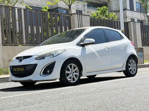 Mazda 2 2014