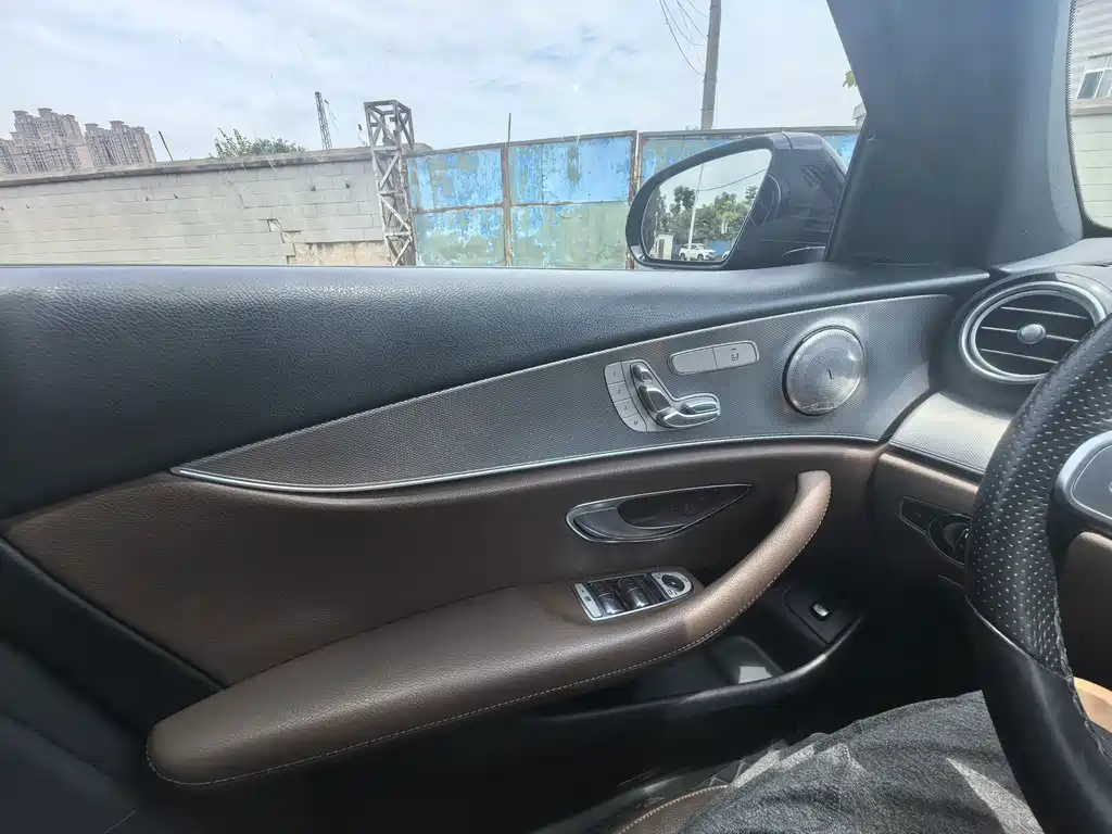 Mercedes-Benz E-Class 2019 — фото 13