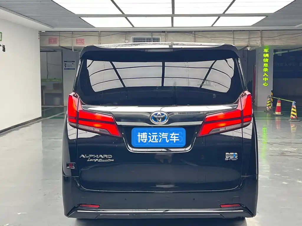 Toyota Alphard 2019 — фото 12