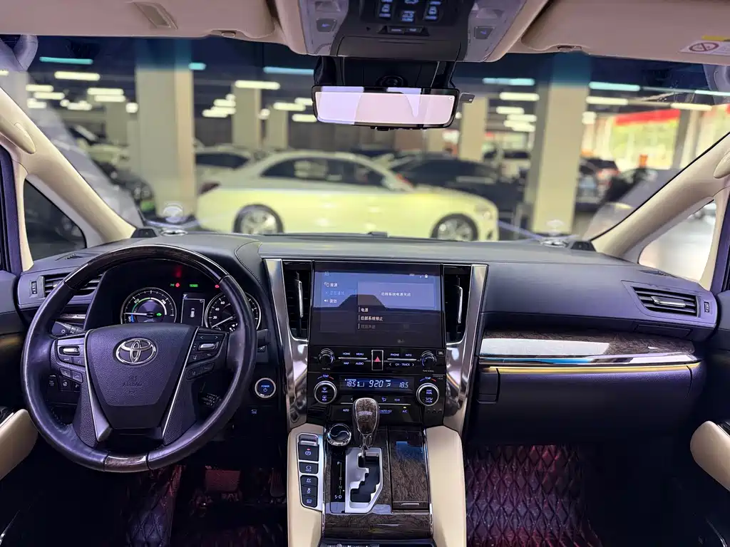 Toyota Alphard 2023 — фото 25