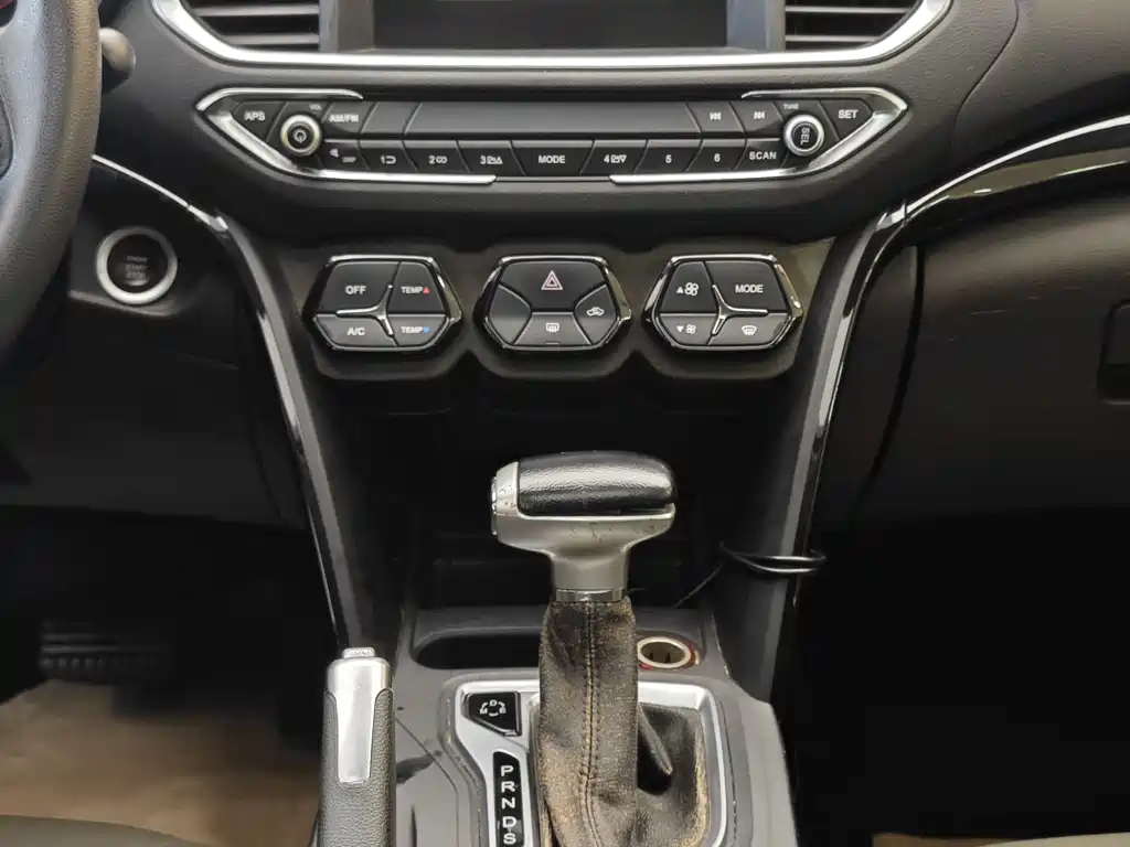GAC Motor Trumpchi GS4 2015 — фото 18