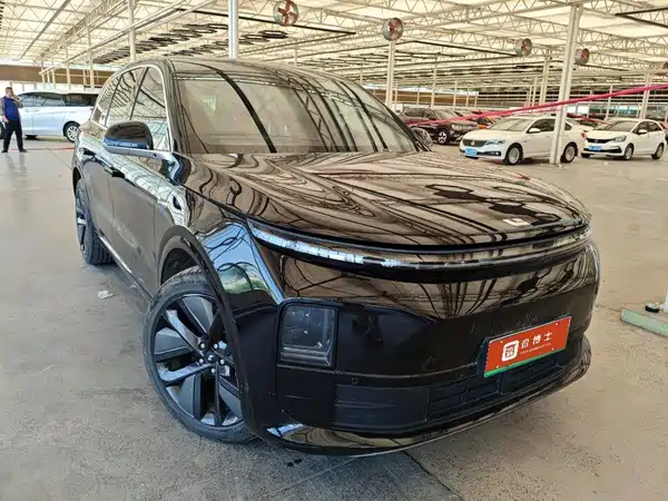 Li Auto L6 2025