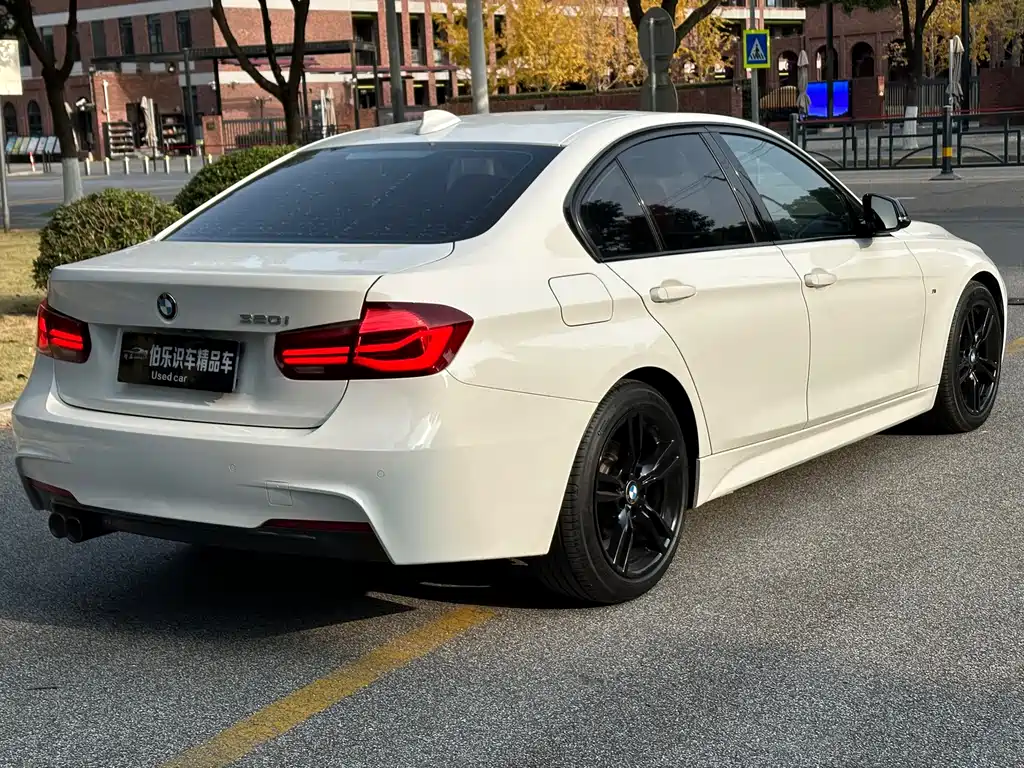 BMW 3 Series 2019 — фото 9