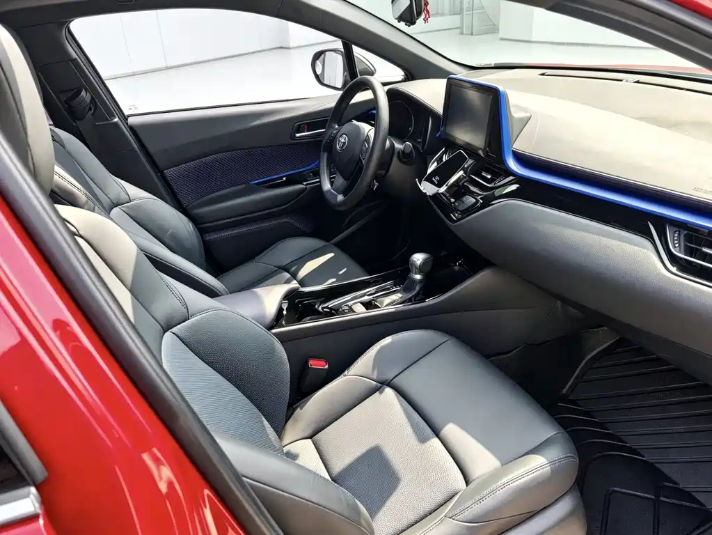 Toyota C-HR 2021 — фото 15